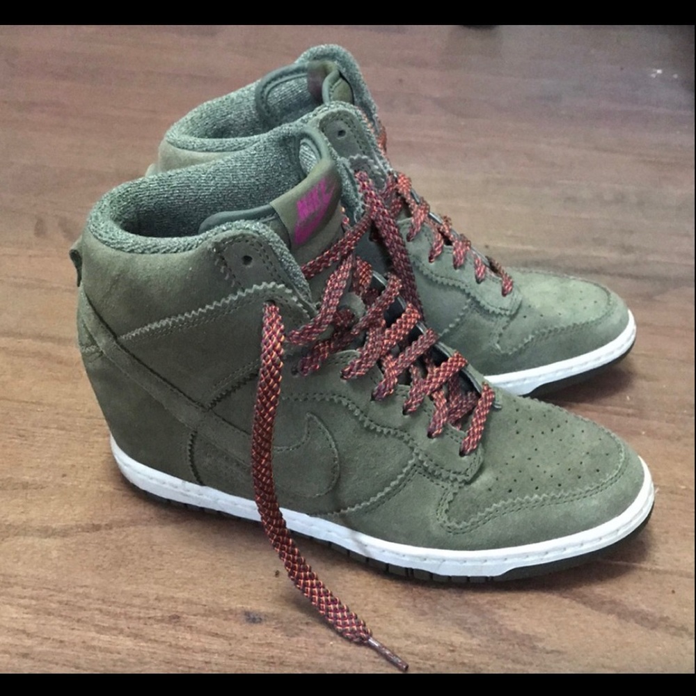 Nike sky high dunk sneaker wedge